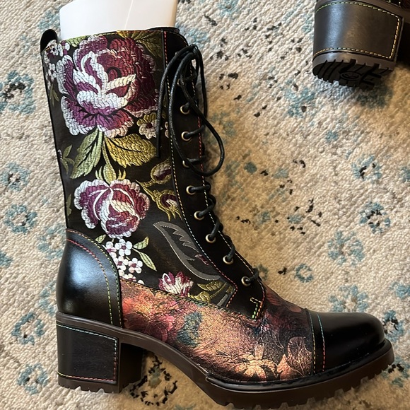 L'Artiste Stylista Floral Lace-Up Heeled Leather Boots - Picture 7 of 17